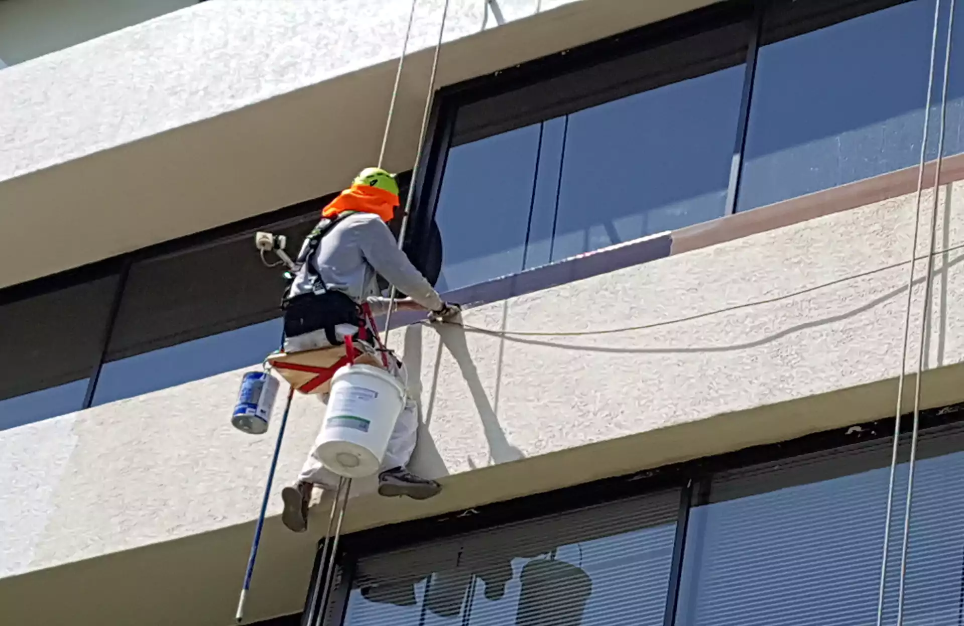 Humedad en fachadas de edificios: la importancia de actuar a tiempo